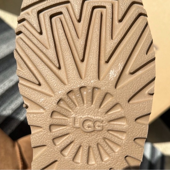 UGG Bailey Bow Tall II Boot - Picture 8 of 11